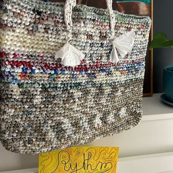 Hand crafted Woven Plastic Bag Eco-Friendly Multicolor Tote Bag 16" x 13" - Picture 4 of 16